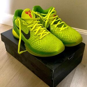 Nike Kobe 6 Grinch size 8.5